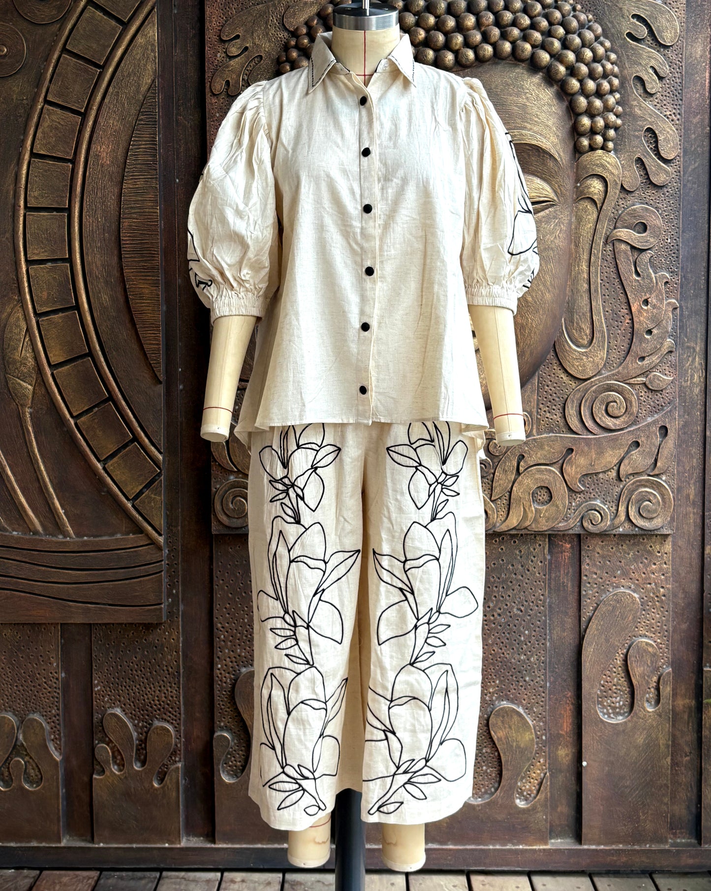 Ivory Lineart Coord Set