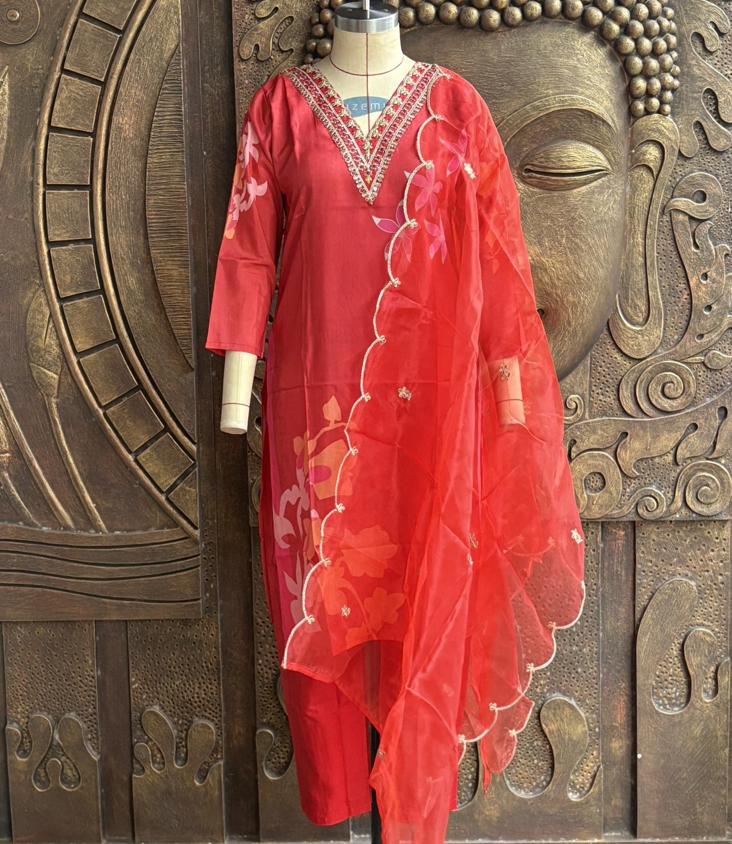 Scarlet Bloom Kurthi Set