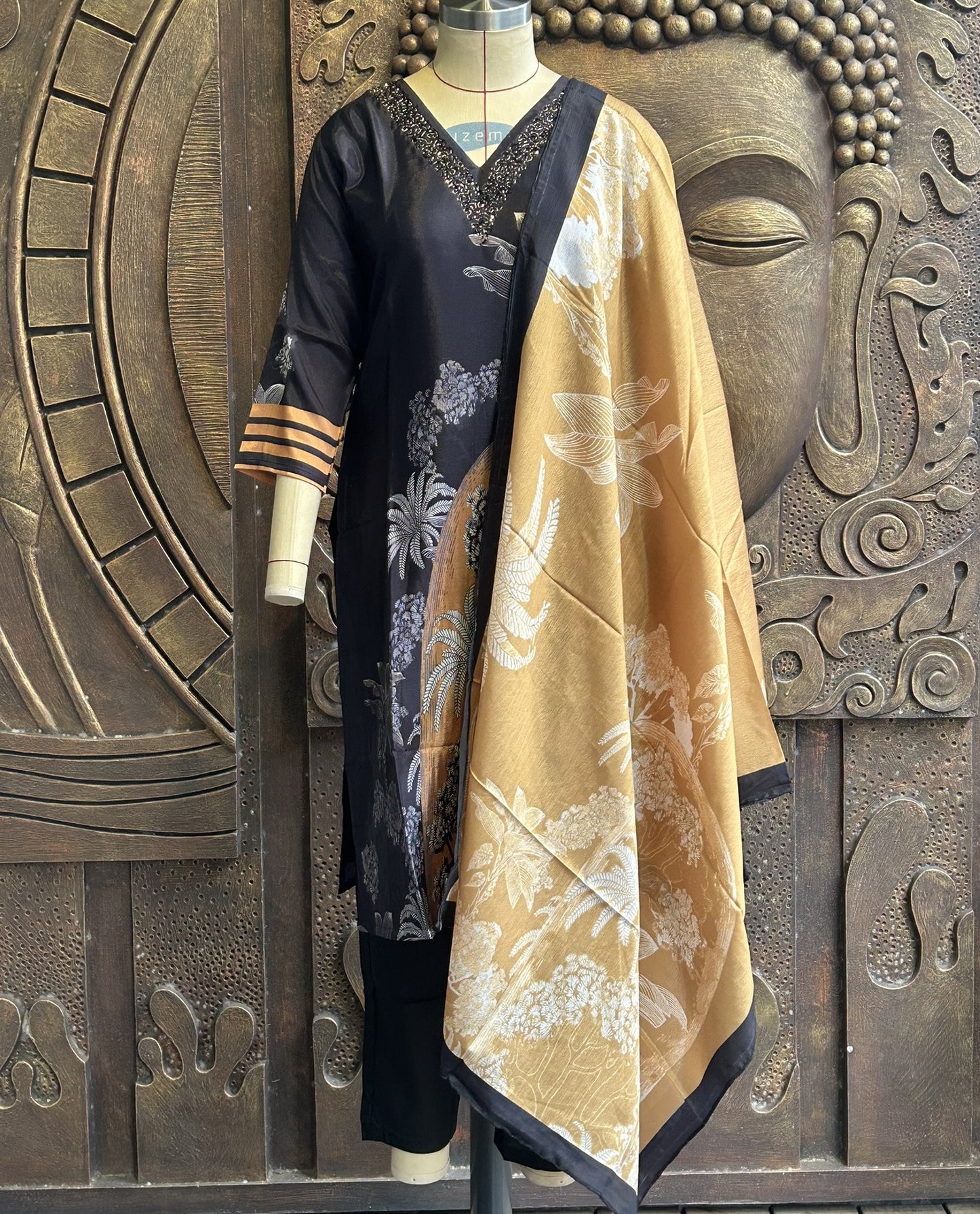 Gold Jumaira Kurta Set