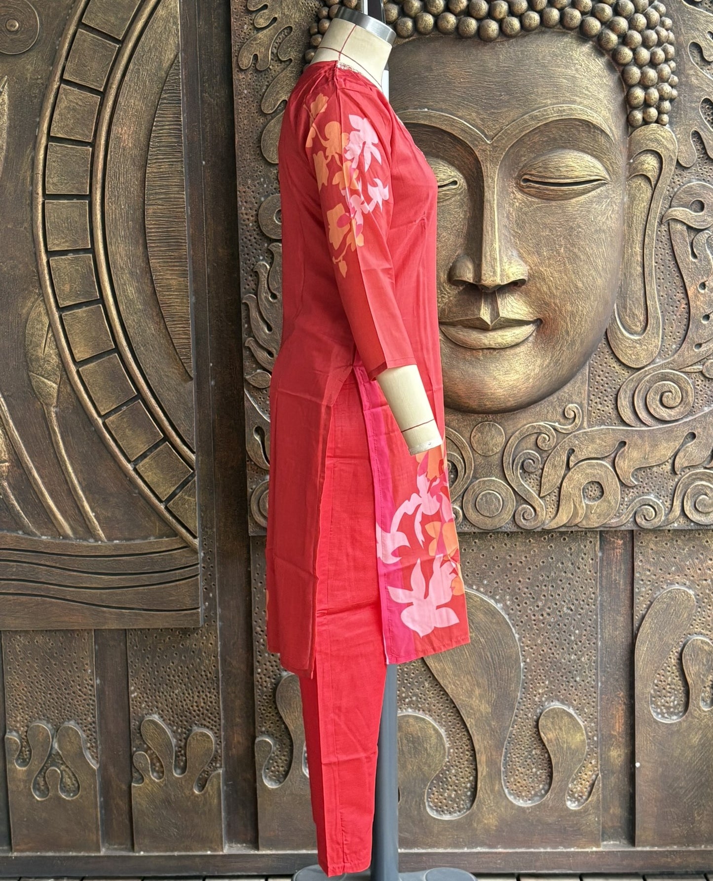 Scarlet Bloom Kurthi Set