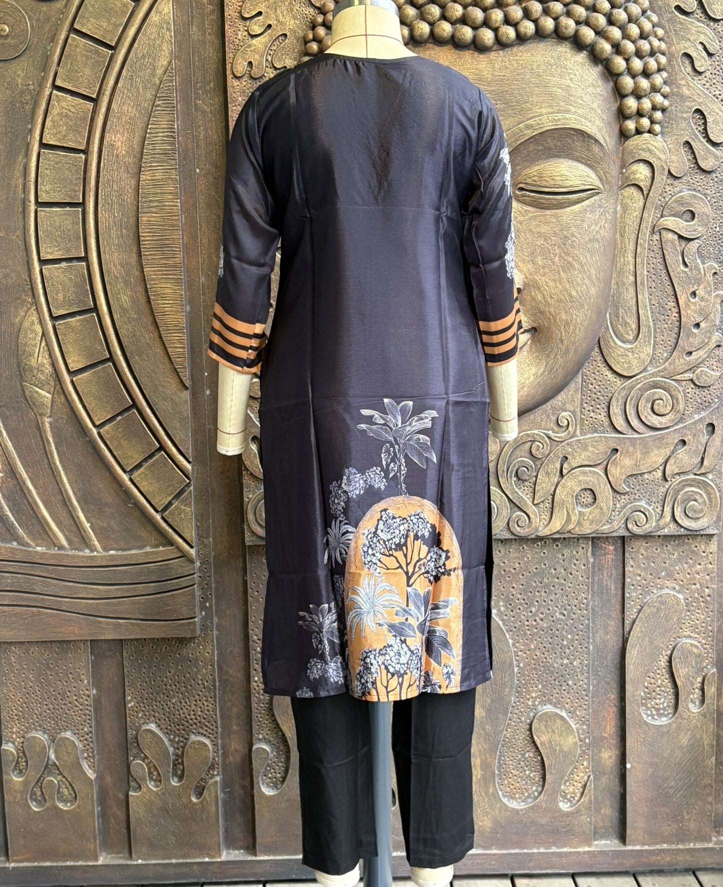 Gold Jumaira Kurta Set