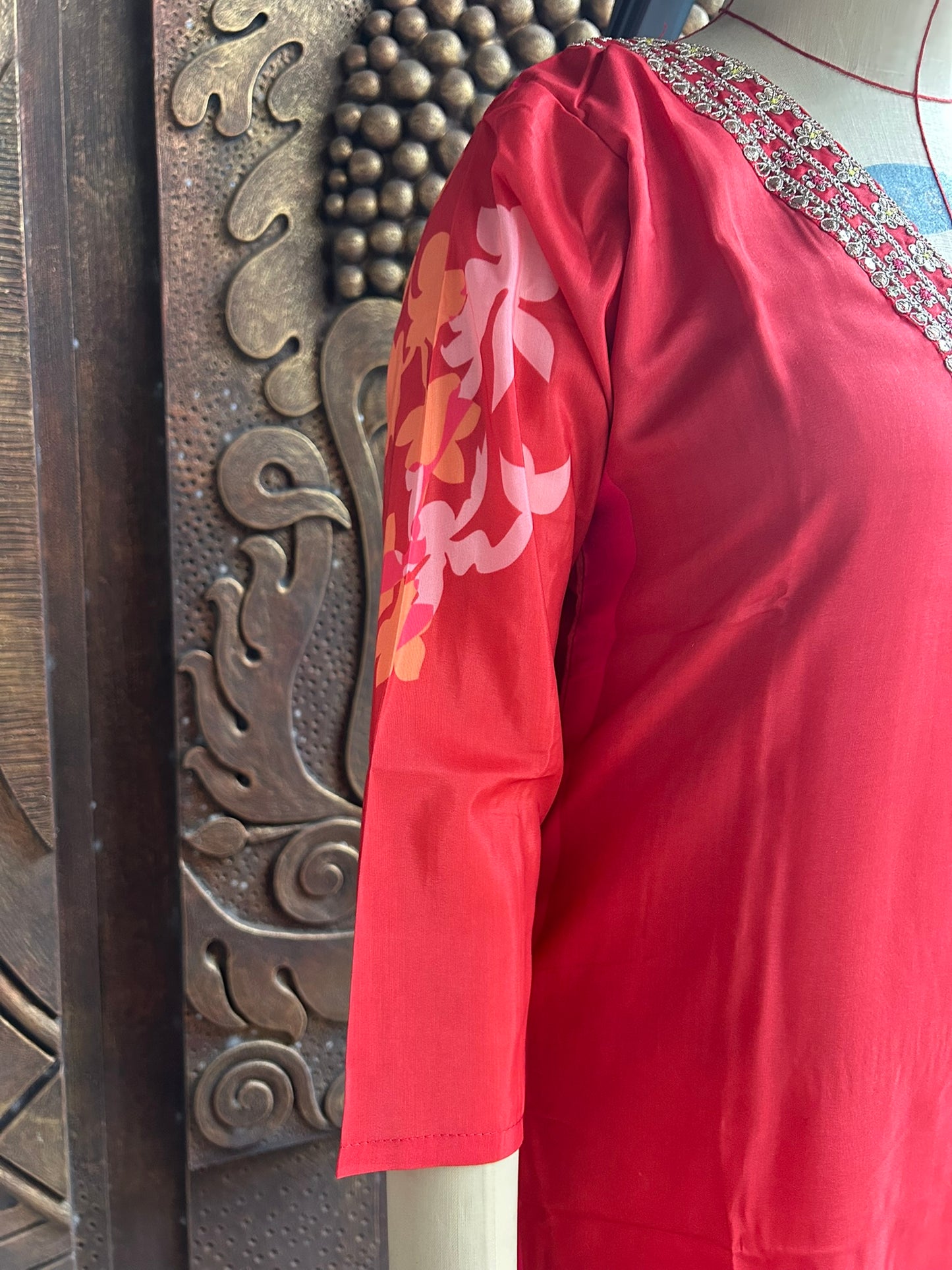 Scarlet Bloom Kurthi Set