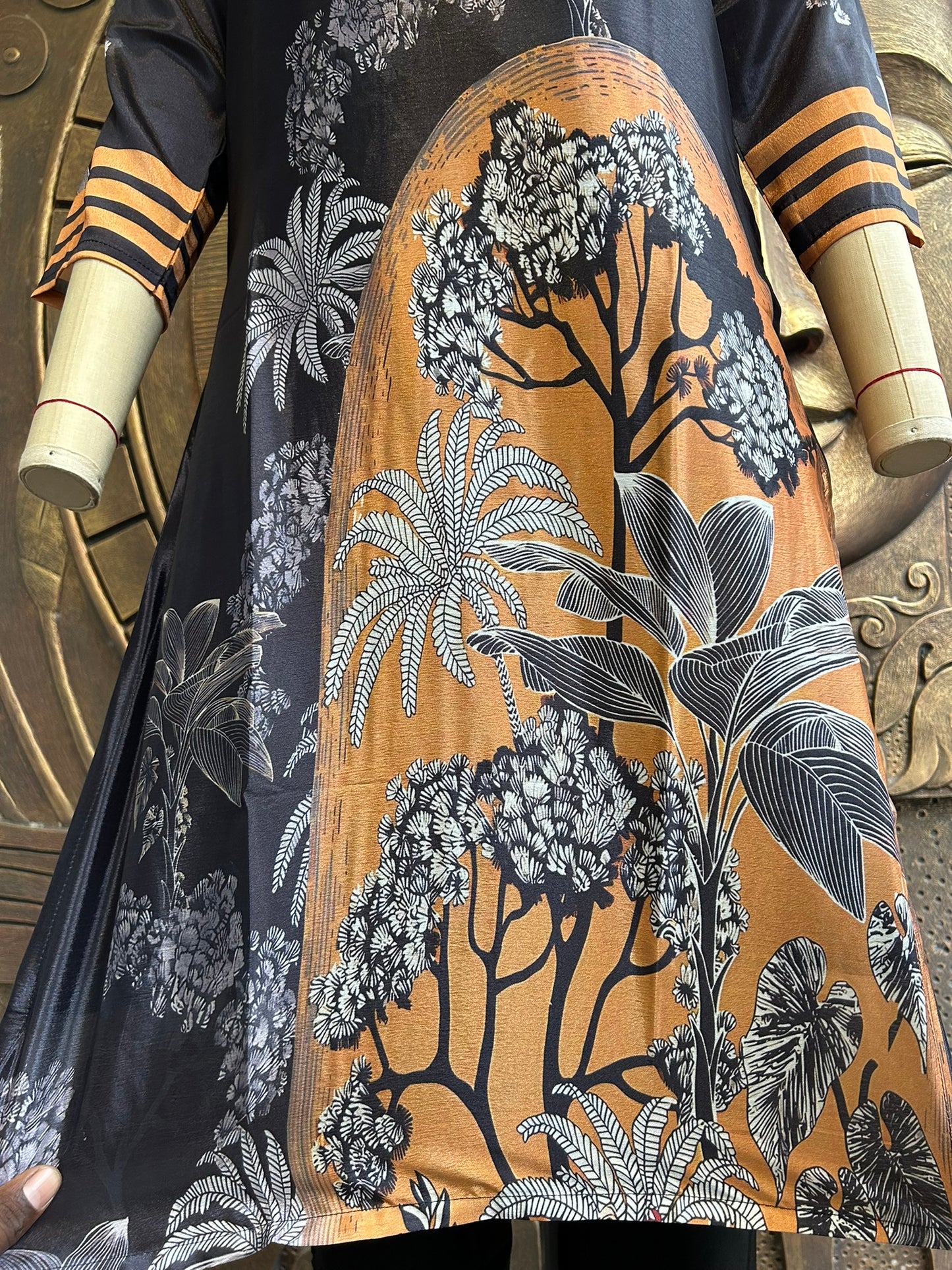 Gold Jumaira Kurta Set